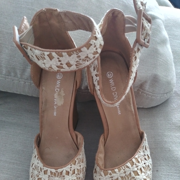 Lace crochet wedges - Picture 4 of 4